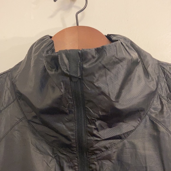 Lululemon Run With It Packable Ultra Light Water Resistant Black Size 8 - Picture 5 of 13